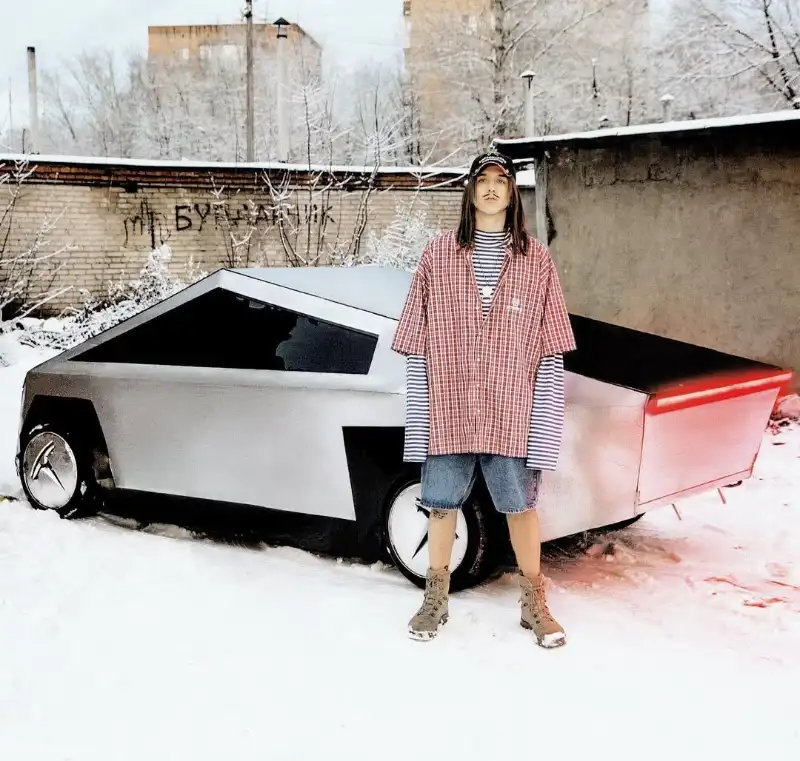 Tommy Cash після скандалу з проросійською постановкою заявив про любов до України