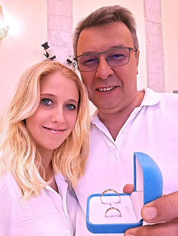 Олександр Ягольник узаконив стосунки з художницею, з якою познайомився ще до розлучення