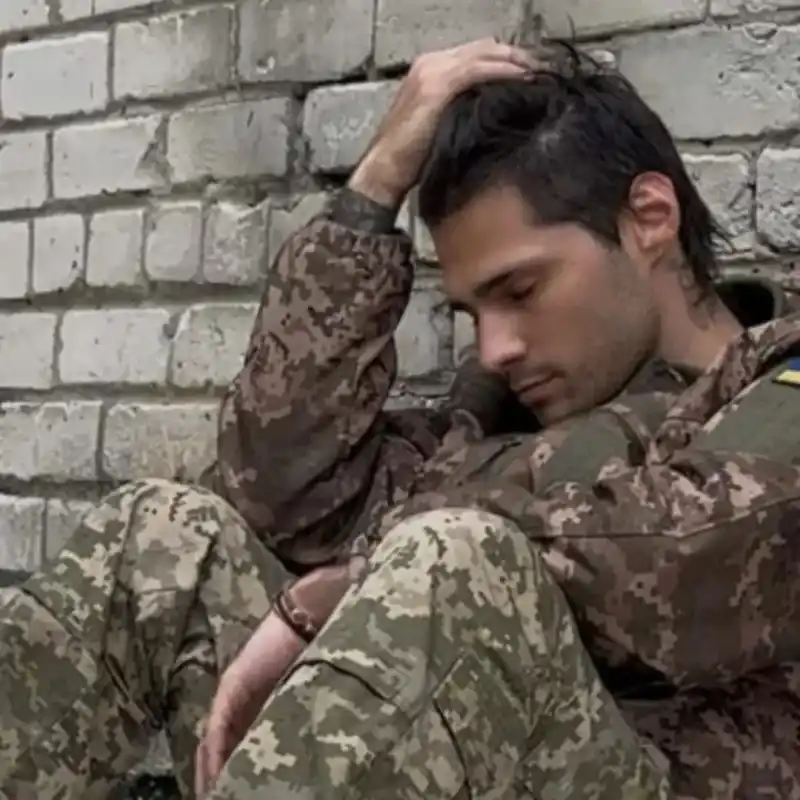 MYKYTA LOMAKIN у формі ЗСУ: співак вперше заговорив про мобілізацію і душевну боротьбу