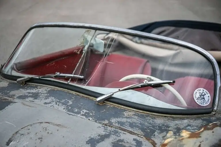 Раритетний Porsche, що понад 60 років простояв у сараї, виставлять на аукціон за 22 мільйони грн